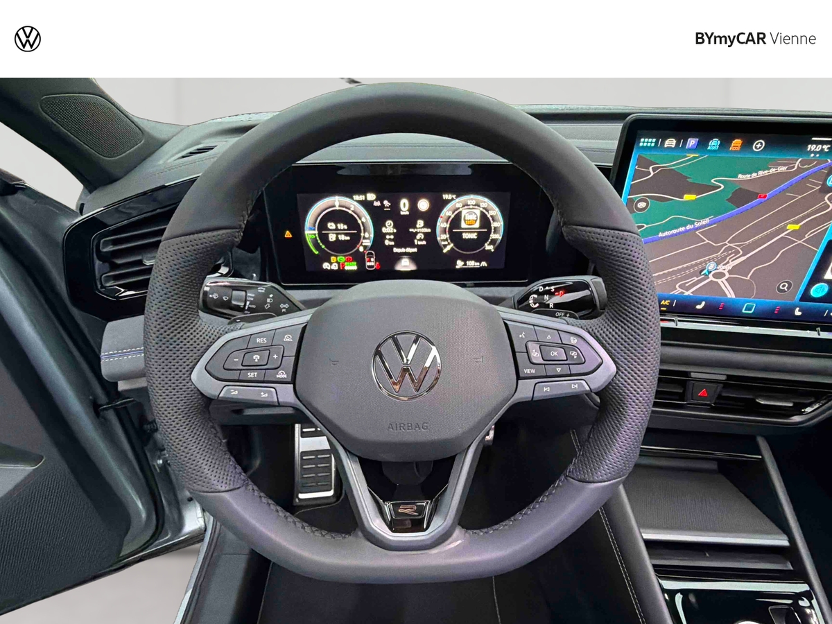 Volkswagen Tiguan 1.5 eHybrid 204ch DSG6 — photo 10
