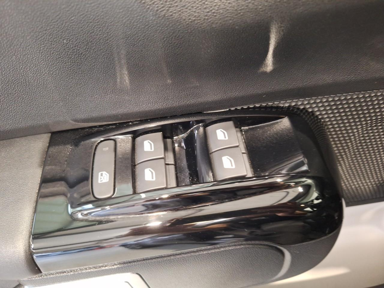 Citroën C3 puretech 110 eat6 elle — photo 21