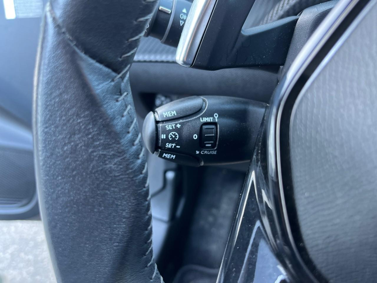Peugeot 208 puretech 100 s&s eat8 allure pack — photo 12