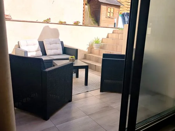 Maison individuelle renovée de 88m2 avec jardin- Centre Bourg