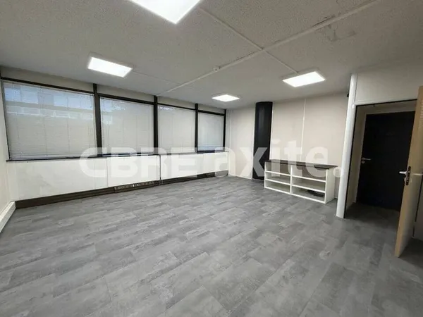 Bureaux 122 m²