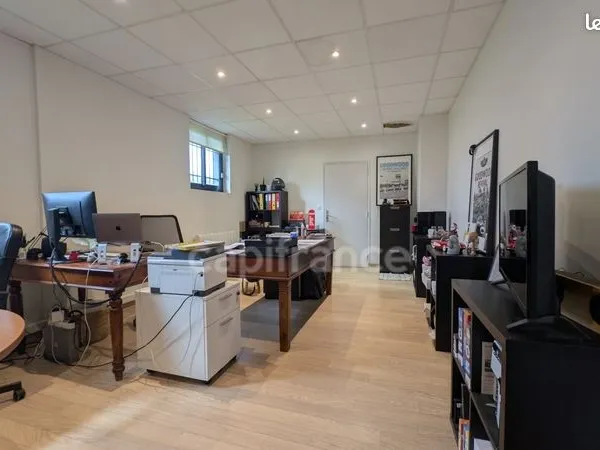 Local d'activité 1 460 m²