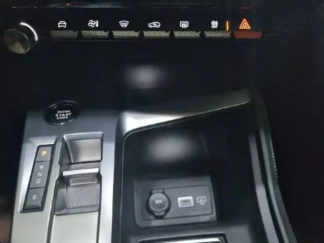 Peugeot 408 phev 225 e-eat8 — photo 28