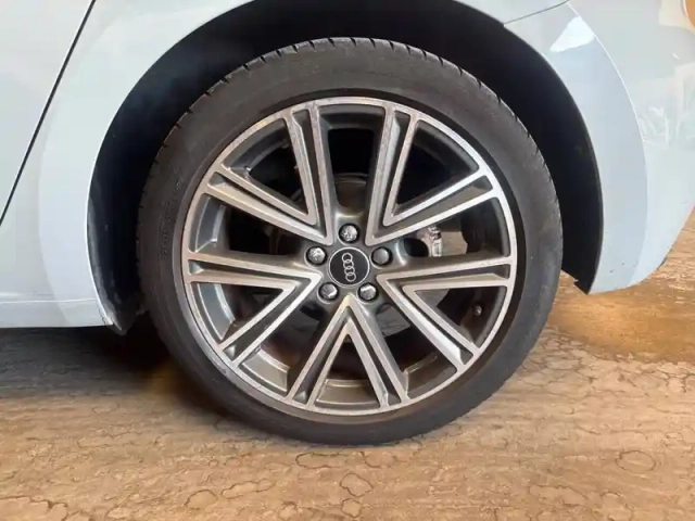 Audi A1 sportback 30 tfsi 110 ch bvm6 — photo 11