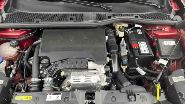 Peugeot 2008 puretech 130 s&amp;s bvm6 — photo 42