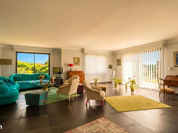 Propriété 6 pièces 164 m²