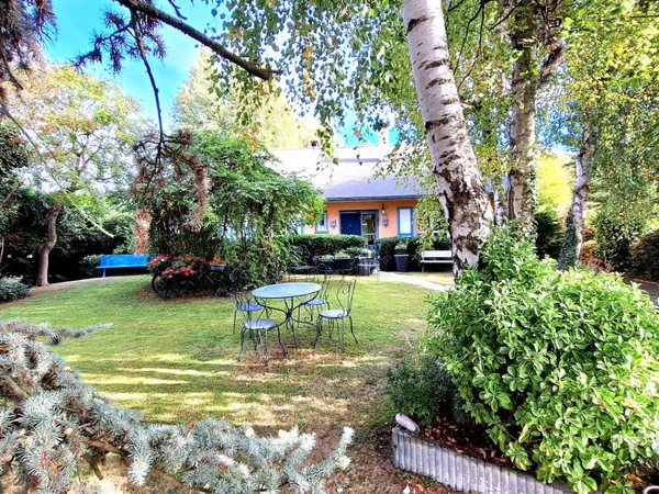 Maison avec dépendances 9 pièces 173 m²