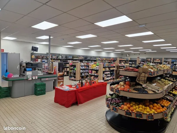 Commerce Vente Ambrières-les-Vallées 250m² 55000€