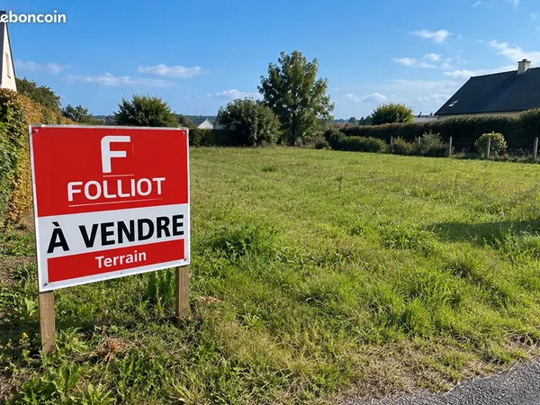 Terrain 945 m² CREANCES