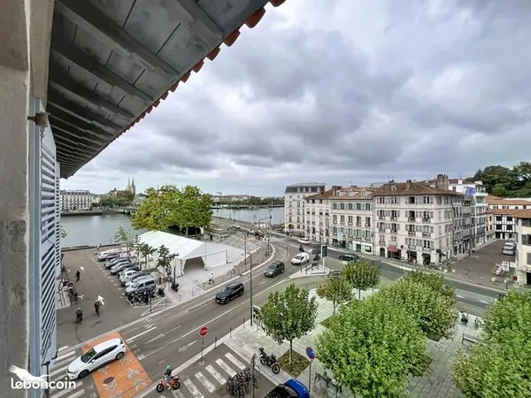Immeuble 618 m²