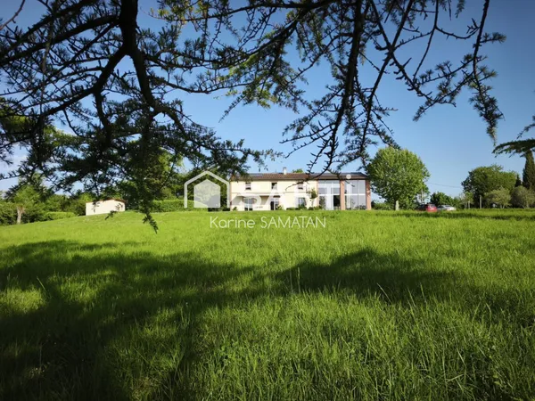 Pechbonnieu - Propriété rare de 270 m² avec grange aménagée, sur 12 000 m² de terrain, vue exception