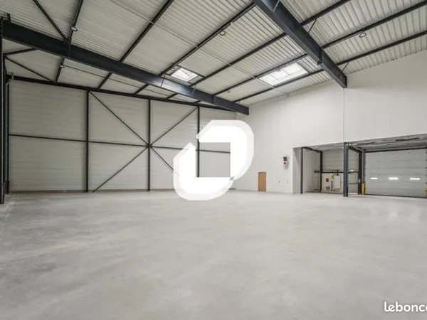 Local d'activité 461 m²