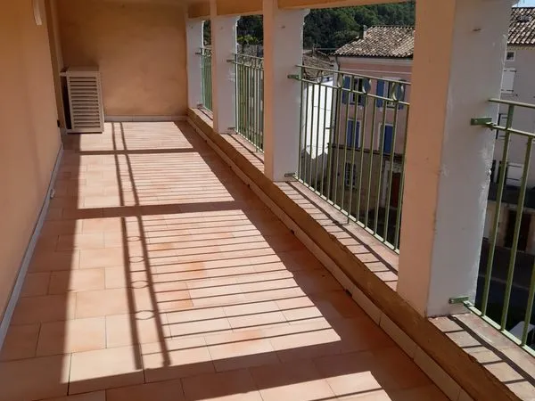 Appartement t3 avec terrasse
