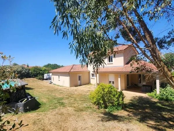 Maison de 2011 Avec piscine hors sol