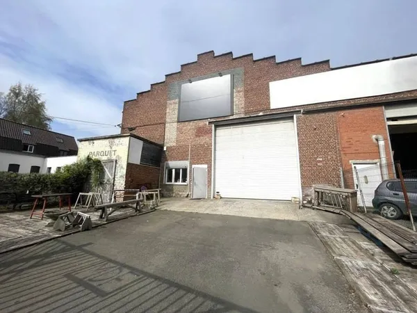 Local d'activité 600 m²