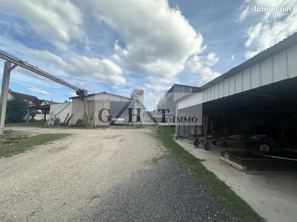 Local industriel 500 m²
