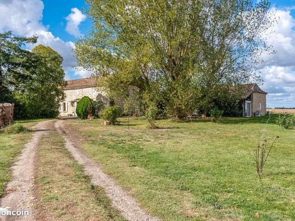Maison 9 pièces 233 m²