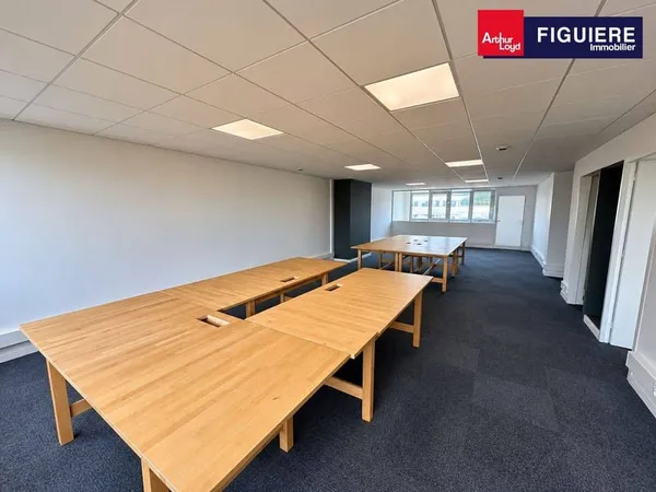 Bureaux 94 m²