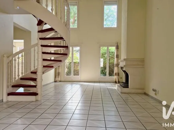 Maison 7 pièces 162 m²