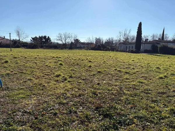 Terrain 928 m²