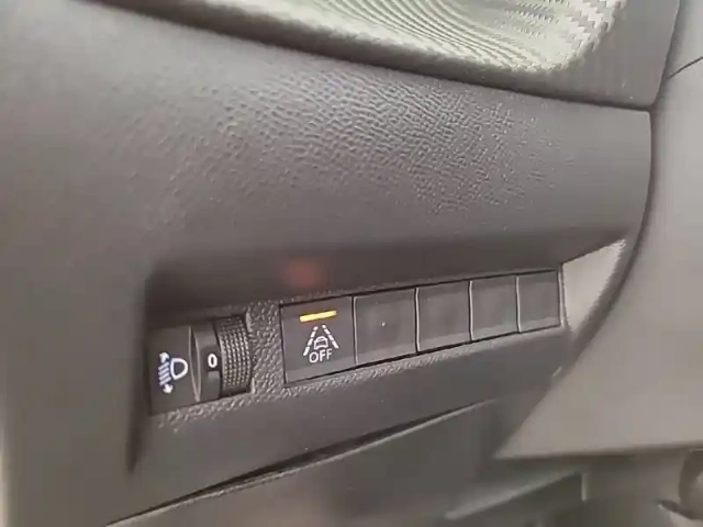 Peugeot 208 puretech 75 s&amp;s bvm5 — photo 26
