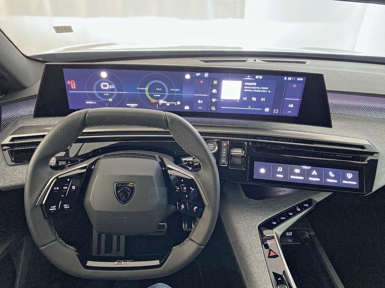 Peugeot 3008 hybrid 145 e-dcs6 gt — photo 15