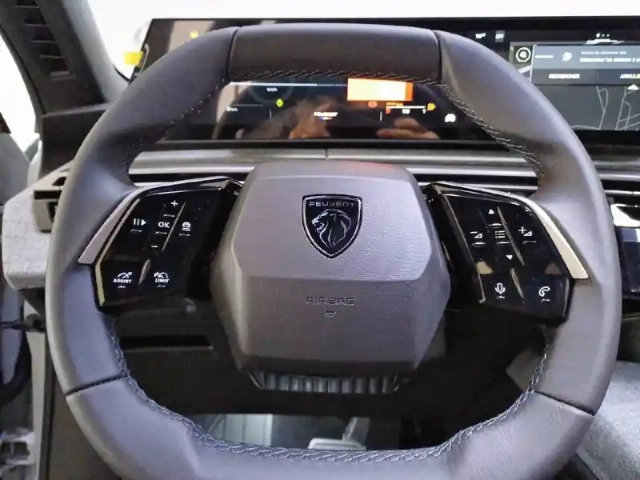 Peugeot 3008 hybrid 145 e-dcs6 — photo 9