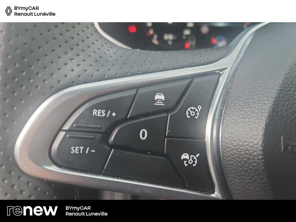 Renault Clio TCe 90 — photo 19