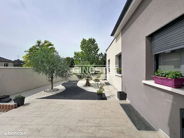 Maison 7 pièces 280 m²