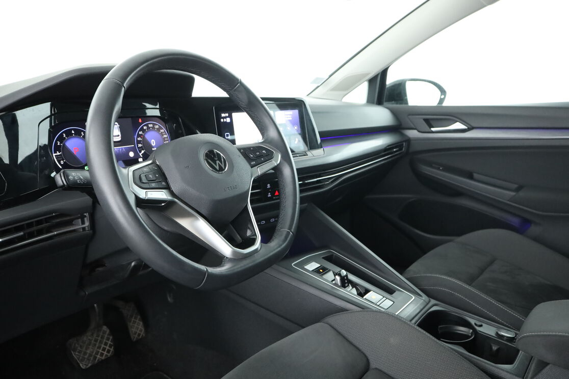 Volkswagen Golf VIII 1.5 eTSI OPF Style DSG7 — photo 10