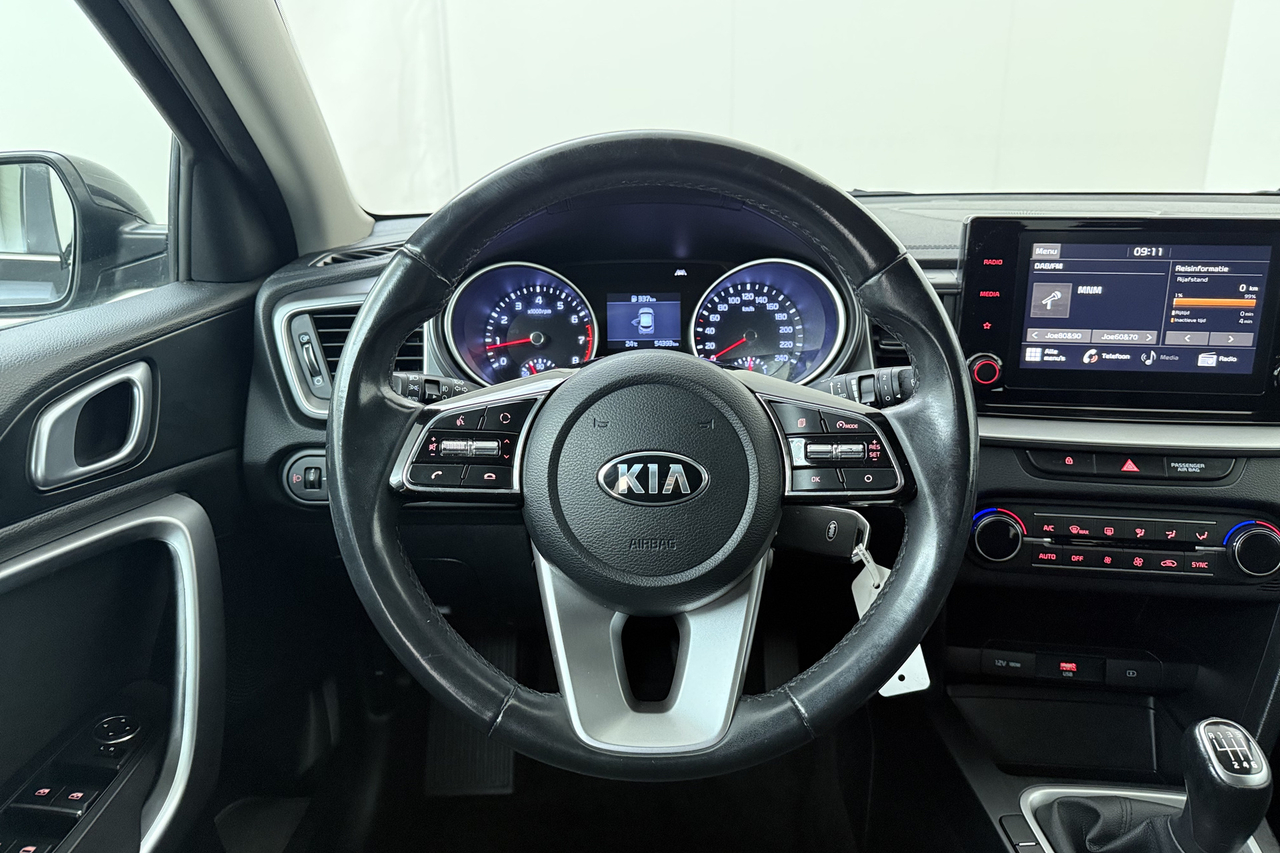 Kia Xceed — photo 10