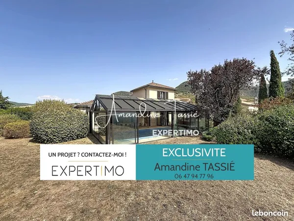 Maison 10 pièces 253 m²
