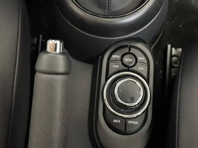 Mini Mini hatch 3 portes cooper 136 ch dkg7 — photo 38