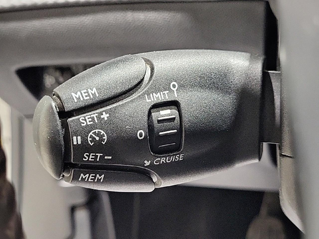 Peugeot 2008 puretech 100 s&s bvm6 style — photo 22