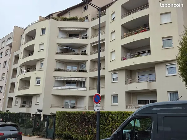 T2 - 61 m² avec ascenseur et garage - Place de la Nation