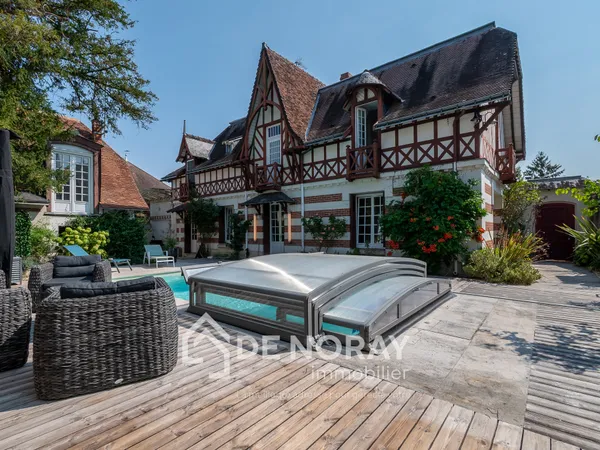 Propriété rare clos de mur 180m2 environ 4 chambres piscine
