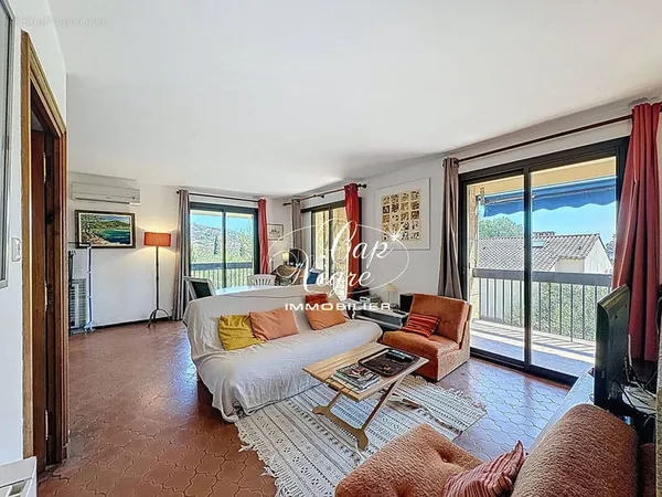 Appartement T2 60 m² à 300m de la plage Cavalière Le Lavandou
