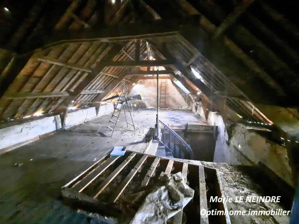 🌿 Opportunité Rare - Ancien Corps de Ferme en Pierre avec Dépendances sur plus de 1.8 Hectare 🌾