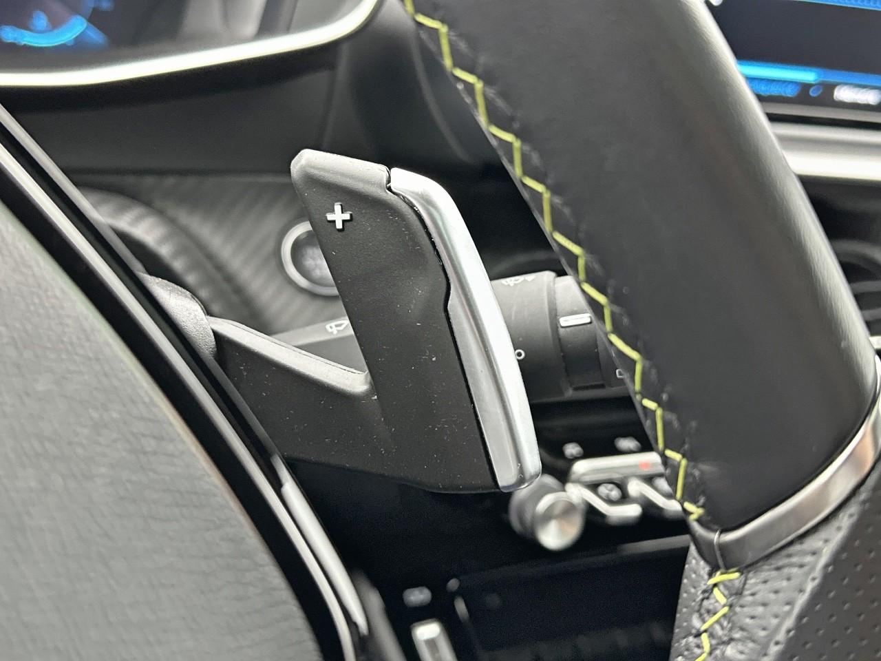 Peugeot 2008 puretech 130 s&s eat8 gt — photo 19