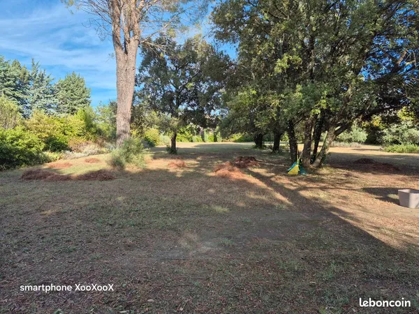 Magnifique Terrain de 3300 m2 à Uzès