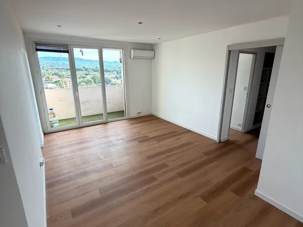 T4/T5 rénové 77,68 m² (Carrez) - Balcon - Métro La Rose à 5 min - Marseille 13013