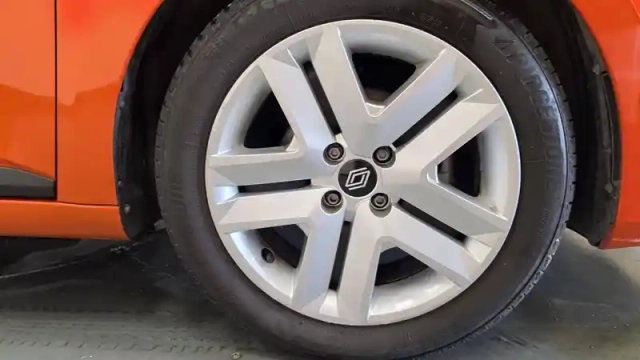Renault Clio tce 90 — photo 16