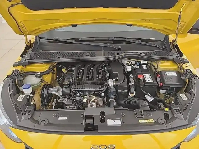 Peugeot 208 puretech 75 s&amp;s bvm5 — photo 29