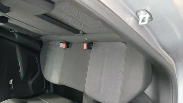 Peugeot 2008 hybrid 110 e-dcs6 — photo 11