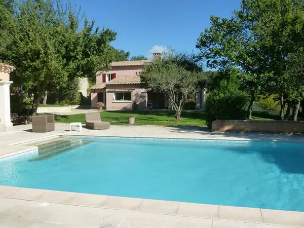 Villa 7 pièces 200 m²