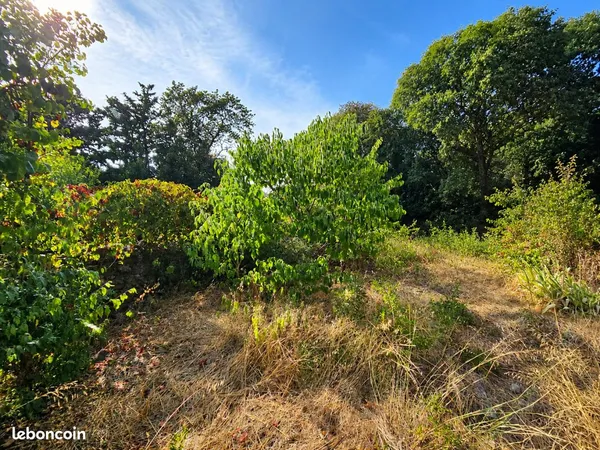 Terrain constructible de 665 avec permis 150m2 accepté