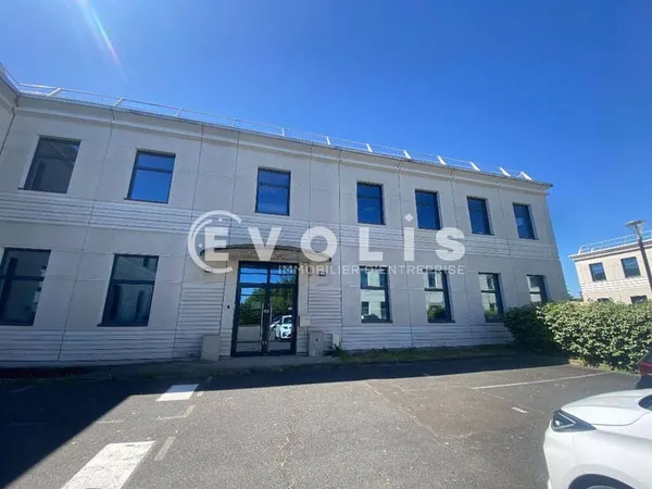 Bureaux 617 m²