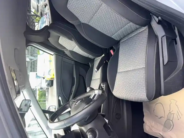 Renault Clio blue dci 100 — photo 2