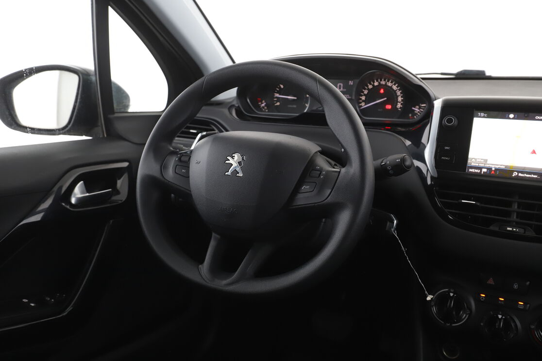 Peugeot 208 1.2 PureTech Active ETG5 — photo 12