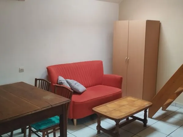 Loue studio indépendant Questembert proche centre